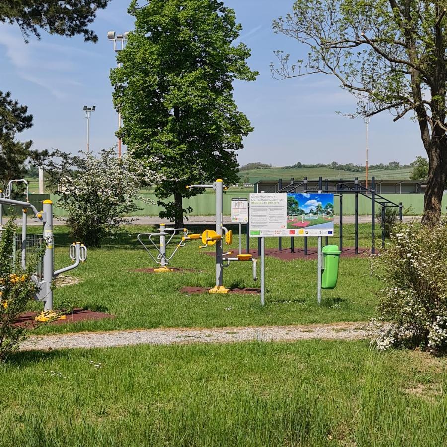 Tiny House Villa Neusiedl an der Zaya Buitenkant foto
