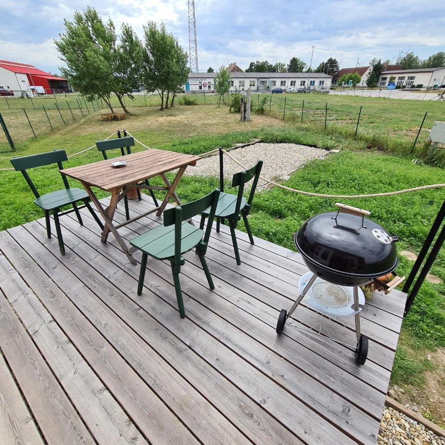Tiny House Villa Neusiedl an der Zaya Buitenkant foto